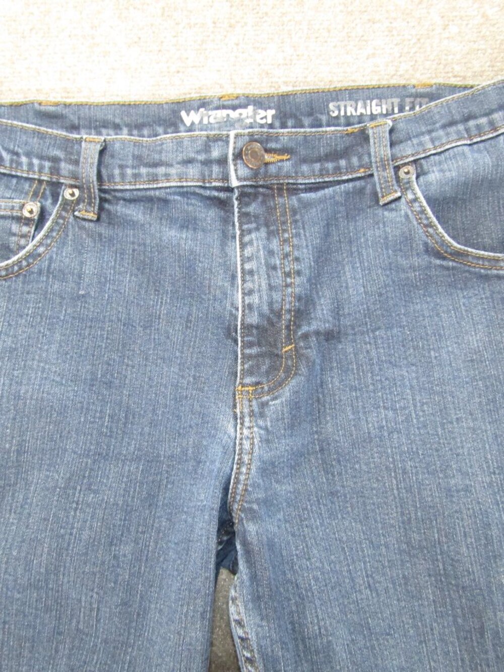 Wrangler Men’s Jeans Size 38x29 Blue Dark Wash Straight Leg Denim 1000244 - Picture 3 of 9